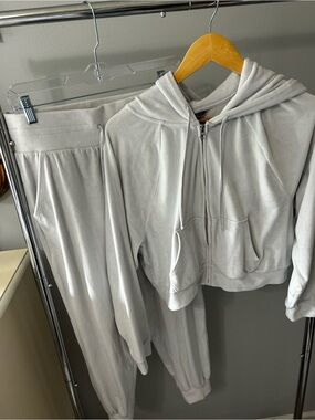 Bridal Victoria’s Secret Velour Zip Hoodie & Jogger Set